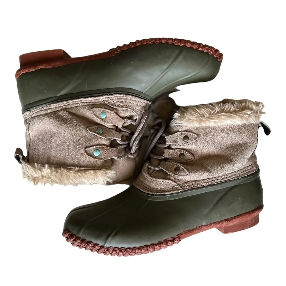 AEO • Green Faux Fur Rain Duck Boot